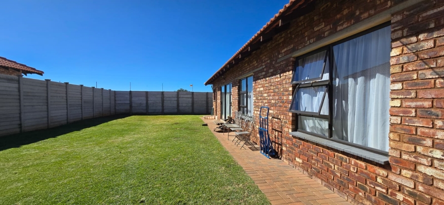 4 Bedroom Property for Sale in Flamwood North West